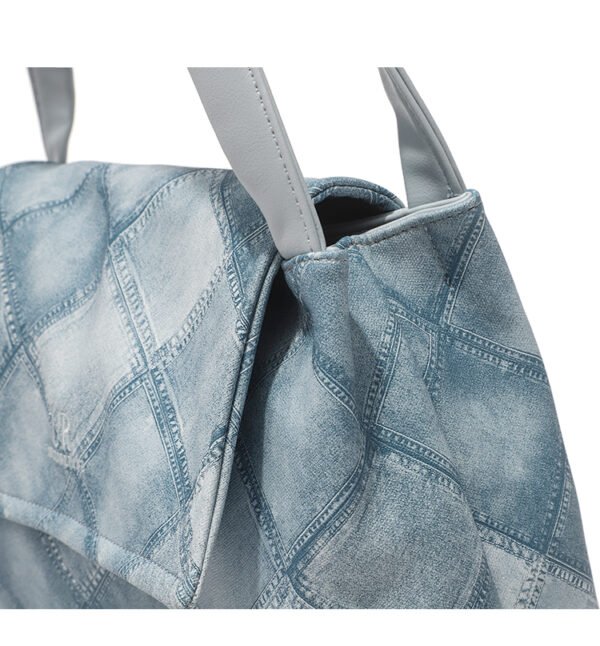 Fashionable Underarm Bag