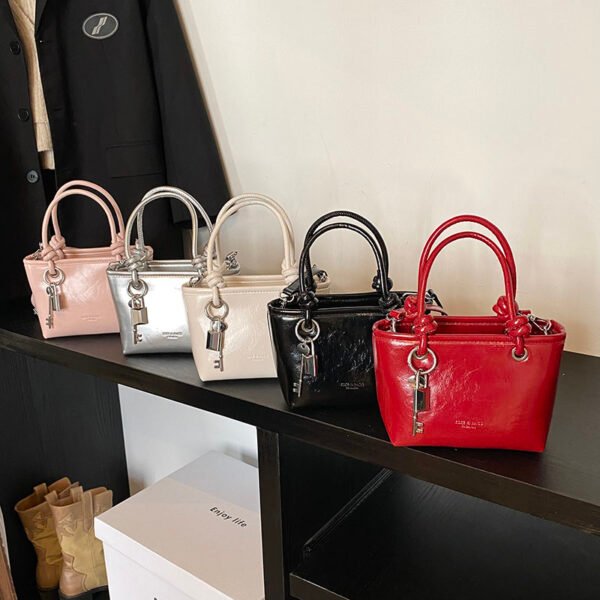 0 (1) Popular Fashion Simple Versatile Ladies Bag Commuting Large Capacity Crossbody Handbag Shoulder Bag Bucket Bag