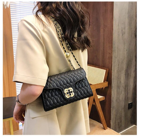 Four-Leaf Clover Shoulder Small Bag Underarm Chain Handbag High-End Women's Messenger Bag