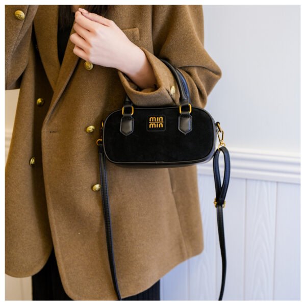 02 (10) Retro Boston Portable Pillow Bag Women 2025 Autumn And Winter New All-Match Shoulder Messenger Bag