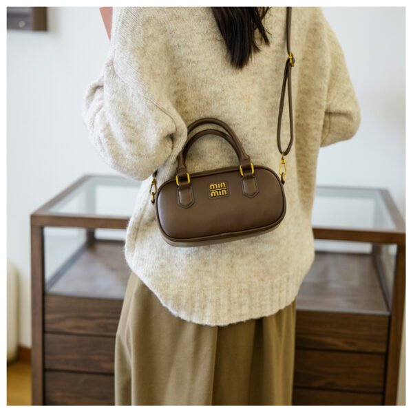 02 (17) Retro Boston Portable Pillow Bag Women 2025 Autumn And Winter New All-Match Shoulder Messenger Bag