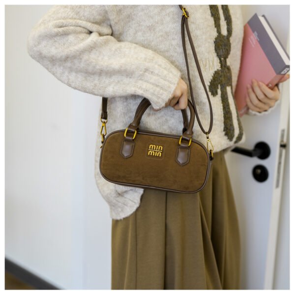 02 (20) Retro Boston Portable Pillow Bag Women 2025 Autumn And Winter New All-Match Shoulder Messenger Bag