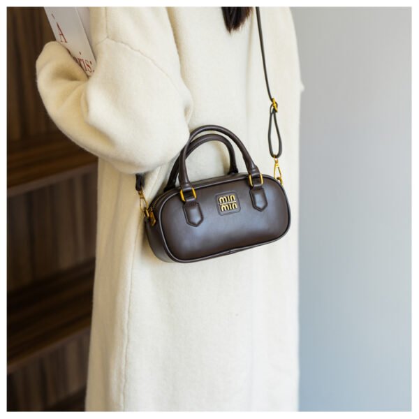 02 (31) Retro Boston Portable Pillow Bag Women 2025 Autumn And Winter New All-Match Shoulder Messenger Bag