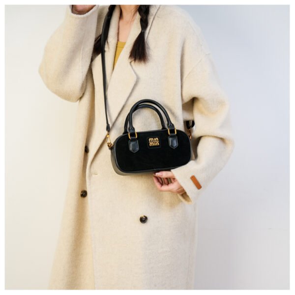 02 (44) Retro Boston Portable Pillow Bag Women 2025 Autumn And Winter New All-Match Shoulder Messenger Bag