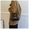 02 (57) Retro Boston Portable Pillow Bag Women 2025 Autumn And Winter New All-Match Shoulder Messenger Bag