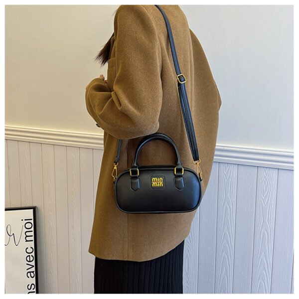 02 (57) Retro Boston Portable Pillow Bag Women 2025 Autumn And Winter New All-Match Shoulder Messenger Bag