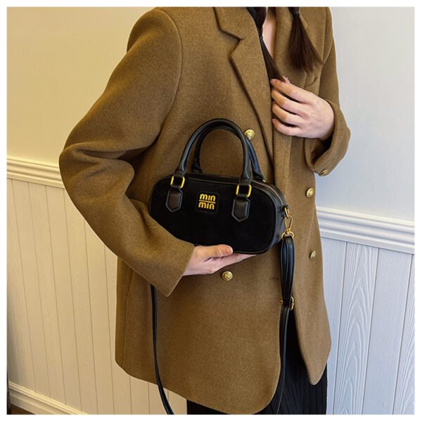 02 (63) Retro Boston Portable Pillow Bag Women 2025 Autumn And Winter New All-Match Shoulder Messenger Bag