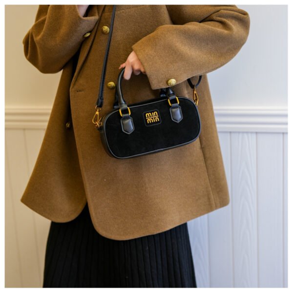 02 (7) Retro Boston Portable Pillow Bag Women 2025 Autumn And Winter New All-Match Shoulder Messenger Bag