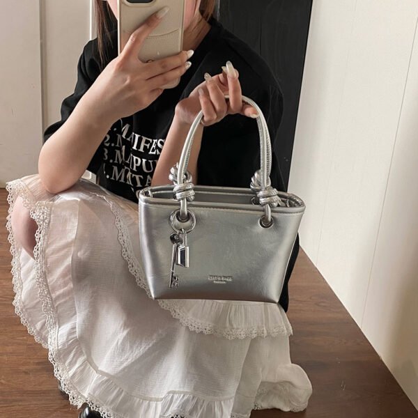 1 (11) Popular Fashion Simple Versatile Ladies Bag Commuting Large Capacity Crossbody Handbag Shoulder Bag Bucket Bag