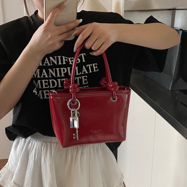 1 (17) Popular Fashion Simple Versatile Ladies Bag Commuting Large Capacity Crossbody Handbag Shoulder Bag Bucket Bag