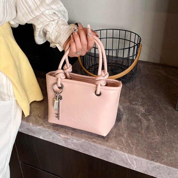1 (36) Popular Fashion Simple Versatile Ladies Bag Commuting Large Capacity Crossbody Handbag Shoulder Bag Bucket Bag