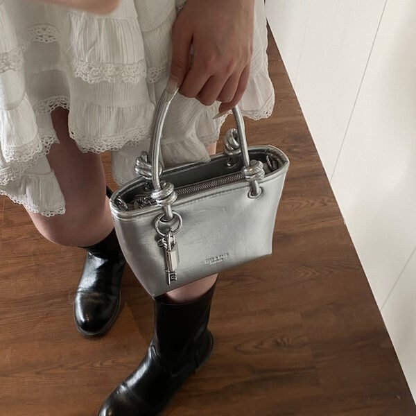 1 (9) Popular Fashion Simple Versatile Ladies Bag Commuting Large Capacity Crossbody Handbag Shoulder Bag Bucket Bag