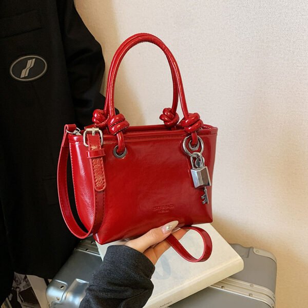 Processed with VSCO with s2 preset Popular Fashion Simple Versatile Ladies Bag Commuting Large Capacity Crossbody Handbag Shoulder Bag Bucket Bag