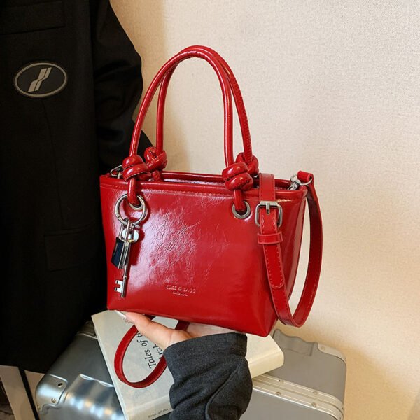 Processed with VSCO with s2 preset Popular Fashion Simple Versatile Ladies Bag Commuting Large Capacity Crossbody Handbag Shoulder Bag Bucket Bag