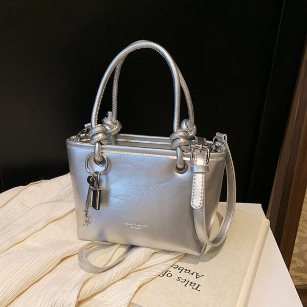 Processed with VSCO with s2 preset Popular Fashion Simple Versatile Ladies Bag Commuting Large Capacity Crossbody Handbag Shoulder Bag Bucket Bag