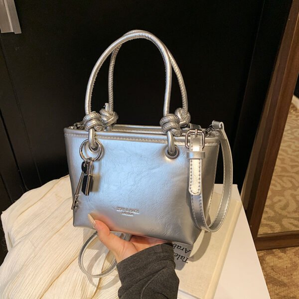 Processed with VSCO with s2 preset Popular Fashion Simple Versatile Ladies Bag Commuting Large Capacity Crossbody Handbag Shoulder Bag Bucket Bag