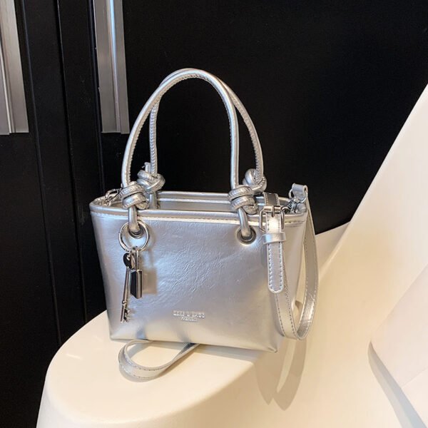 Processed with VSCO with s2 preset Popular Fashion Simple Versatile Ladies Bag Commuting Large Capacity Crossbody Handbag Shoulder Bag Bucket Bag