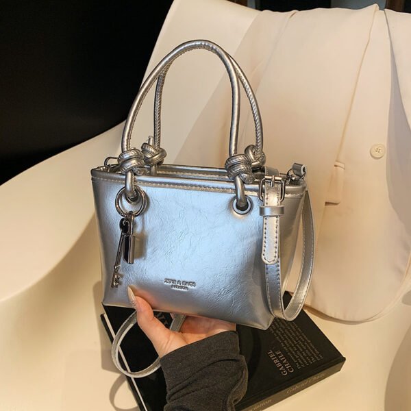 Processed with VSCO with s2 preset Popular Fashion Simple Versatile Ladies Bag Commuting Large Capacity Crossbody Handbag Shoulder Bag Bucket Bag