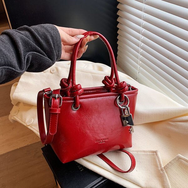 Processed with VSCO with s2 preset Popular Fashion Simple Versatile Ladies Bag Commuting Large Capacity Crossbody Handbag Shoulder Bag Bucket Bag