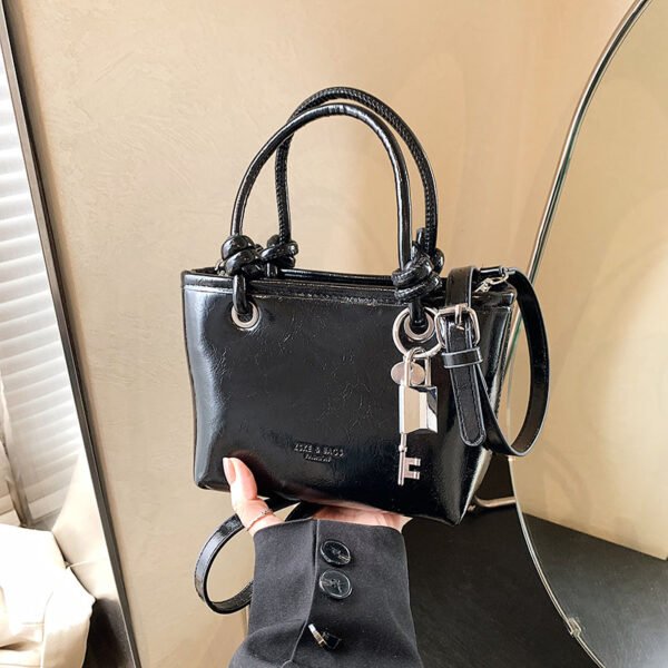 2 (66) Popular Fashion Simple Versatile Ladies Bag Commuting Large Capacity Crossbody Handbag Shoulder Bag Bucket Bag