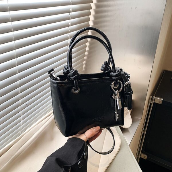 2 (67) Popular Fashion Simple Versatile Ladies Bag Commuting Large Capacity Crossbody Handbag Shoulder Bag Bucket Bag