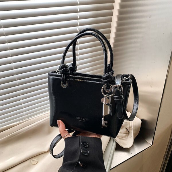 2 (69) Popular Fashion Simple Versatile Ladies Bag Commuting Large Capacity Crossbody Handbag Shoulder Bag Bucket Bag