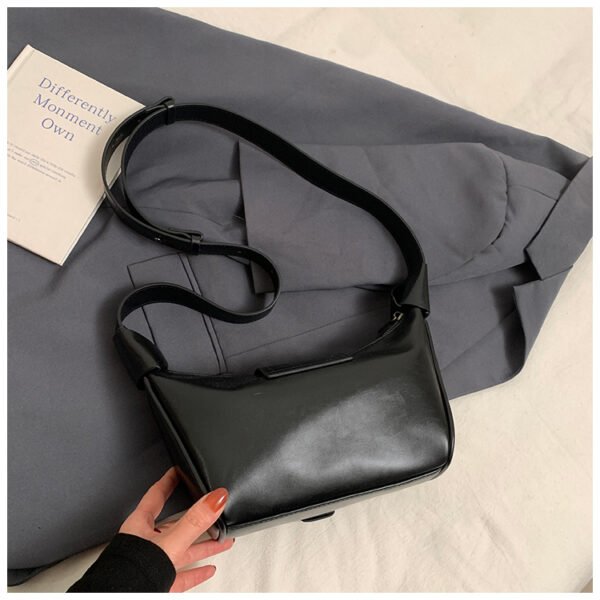 Autumn Winter Retro Niche Design One-Shoulder Crossbody Commuter Dumpling Bag