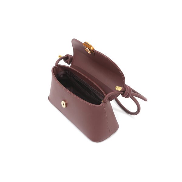 French retro underarm bag women's simple light luxury handbag fashion shoulder bag casual baguette bag