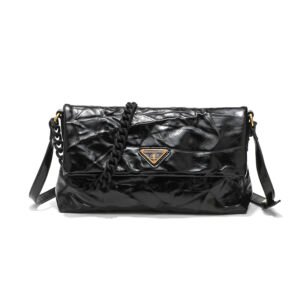 BE9A0004 Free art small square bag super hot bag women's textured shoulder messenger bag