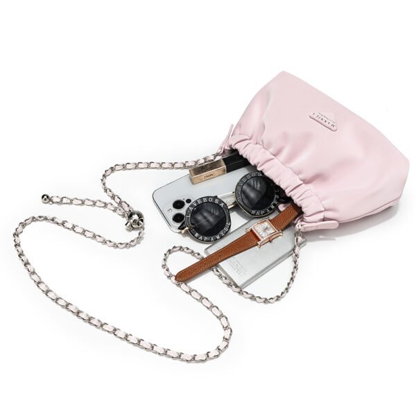 Fashionable versatile ladies' niche one-shoulder pleated cloud bag summer simple solid color Korean style handbag drawstring portable