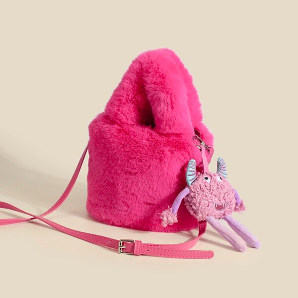 BE9A7108 High-Grade Plush Bag For Women, Versatile New Style Women's Bag, Fashionable Plush Bucket Bag, Cute Hand-Held Messenger Plush Bag