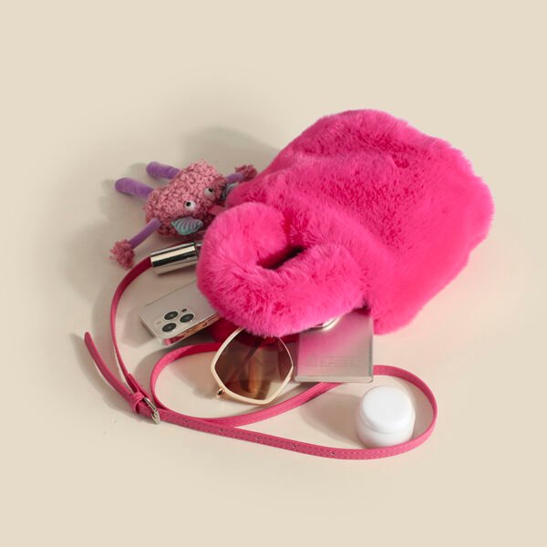 BE9A7144 High-Grade Plush Bag For Women, Versatile New Style Women's Bag, Fashionable Plush Bucket Bag, Cute Hand-Held Messenger Plush Bag