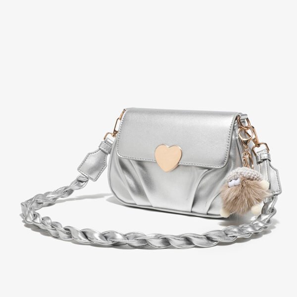BE9A9357 Niche Design Soft Leather Peach Heart Buckle Bag