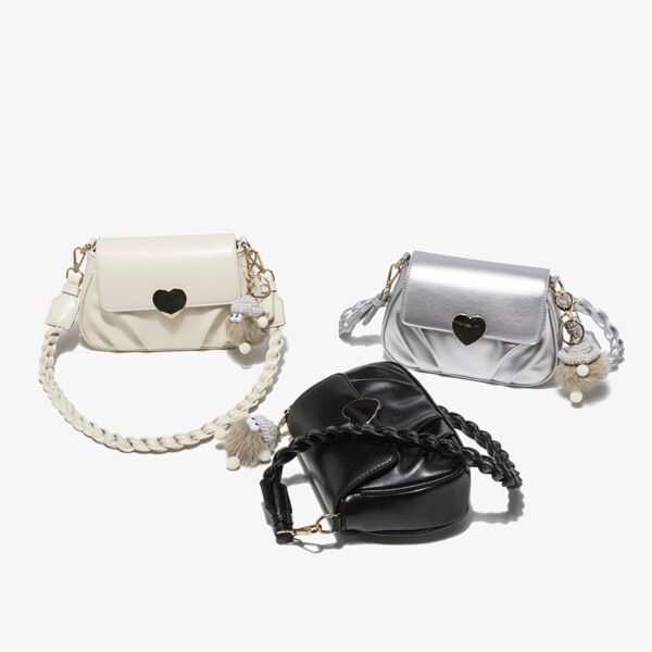 BE9A9359 Niche Design Soft Leather Peach Heart Buckle Bag