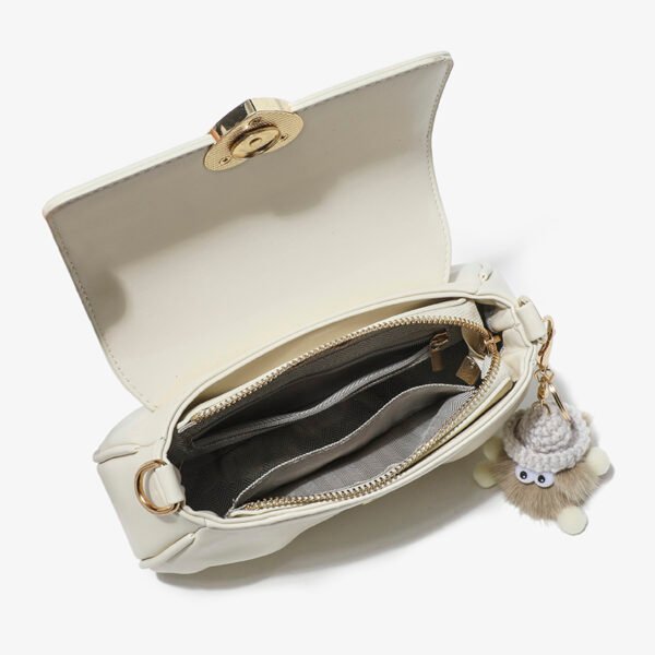 BE9A9383 Niche Design Soft Leather Peach Heart Buckle Bag