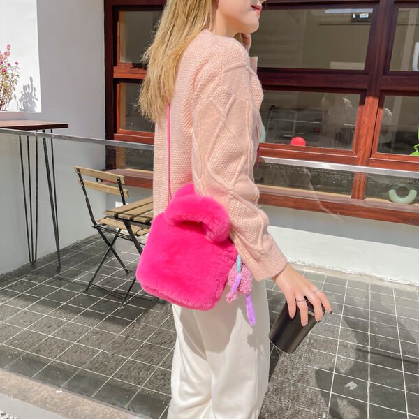 IMG_0594 High-Grade Plush Bag For Women, Versatile New Style Women's Bag, Fashionable Plush Bucket Bag, Cute Hand-Held Messenger Plush Bag