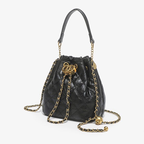 High-Quality Diamond-Shaped Bag Popular Embroidery Thread Versatile Retro Bag Wome New Temperament Chain Bucket Bag