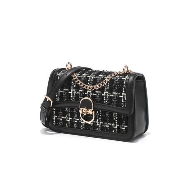 Versatile commuter bag for women, new style of the season, fashionable small Chanel style diamond chain bag, niche crossbody small square bag