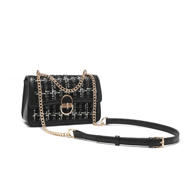 Versatile commuter bag for women, new style of the season, fashionable small Chanel style diamond chain bag, niche crossbody small square bag