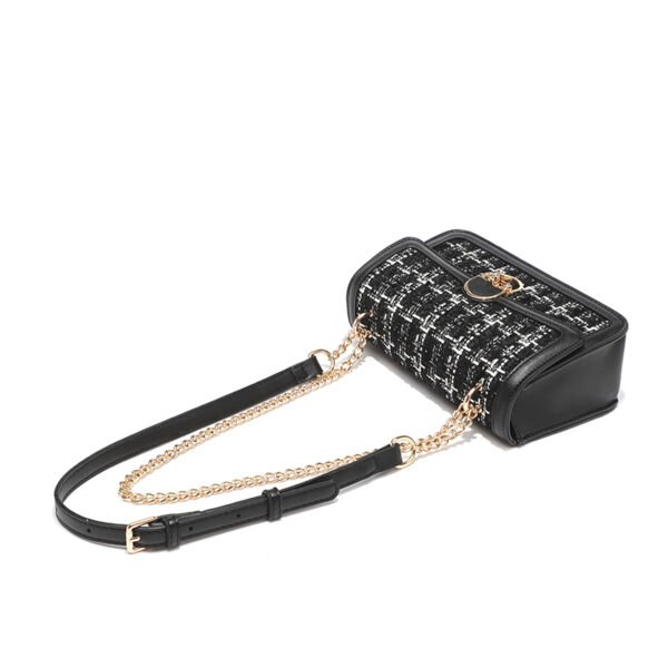 Versatile commuter bag for women, new style of the season, fashionable small Chanel style diamond chain bag, niche crossbody small square bag