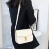 White Chain Underarm Shoulder Bag Women's High-End Commuter Messenger Baguette Bag