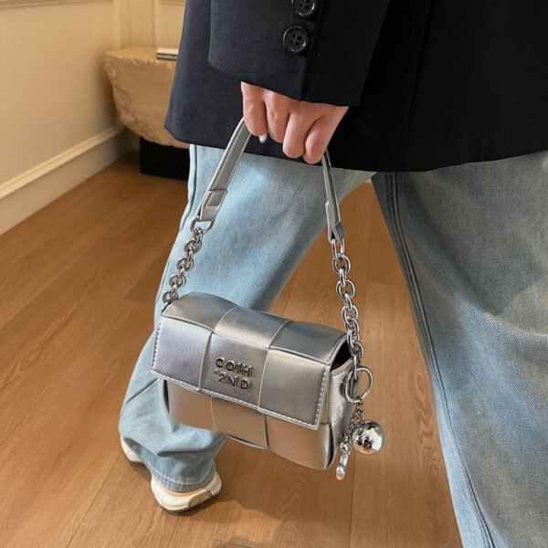 Processed with VSCO with s2 preset New Spring/Summer Fashion Shoulder Bag Niche High-End Trendy Messenger Bag