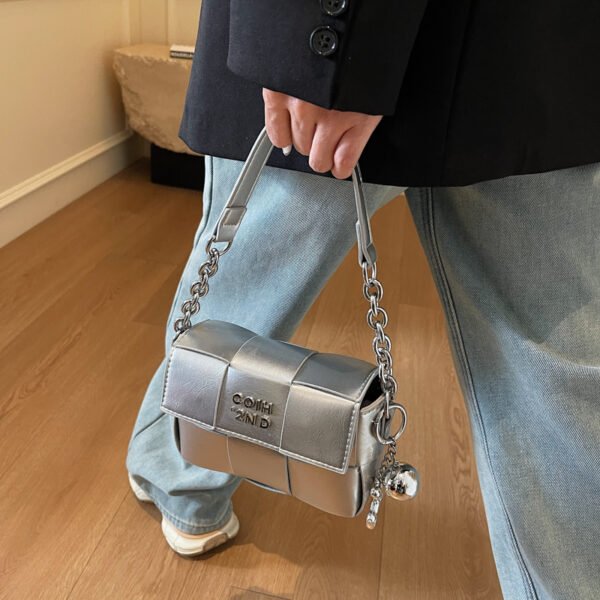 Processed with VSCO with s2 preset New Spring/Summer Fashion Shoulder Bag Niche High-End Trendy Messenger Bag