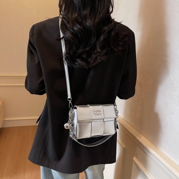 Processed with VSCO with s2 preset New Spring/Summer Fashion Shoulder Bag Niche High-End Trendy Messenger Bag