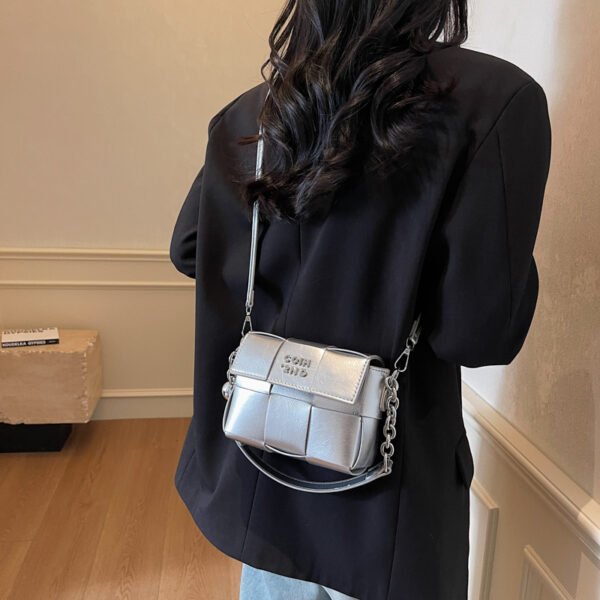 Processed with VSCO with s2 preset New Spring/Summer Fashion Shoulder Bag Niche High-End Trendy Messenger Bag