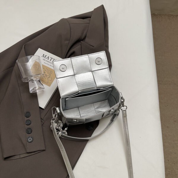 Processed with VSCO with s2 preset New Spring/Summer Fashion Shoulder Bag Niche High-End Trendy Messenger Bag