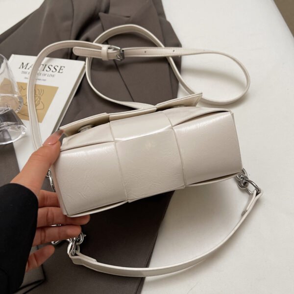 Processed with VSCO with s2 preset New Spring/Summer Fashion Shoulder Bag Niche High-End Trendy Messenger Bag