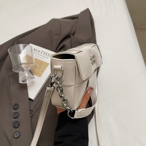 Processed with VSCO with s2 preset New Spring/Summer Fashion Shoulder Bag Niche High-End Trendy Messenger Bag