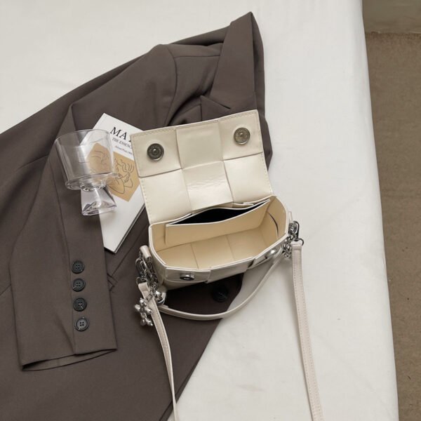 Processed with VSCO with s2 preset New Spring/Summer Fashion Shoulder Bag Niche High-End Trendy Messenger Bag