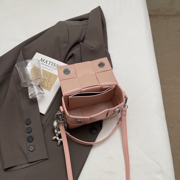 Processed with VSCO with s2 preset New Spring/Summer Fashion Shoulder Bag Niche High-End Trendy Messenger Bag